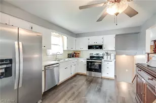 6826 Lynett Dr, Parma, OH 44129 - Photo 9