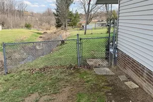 6081 Sunset Dr, Huber Heights, OH 44146 - Photo 7