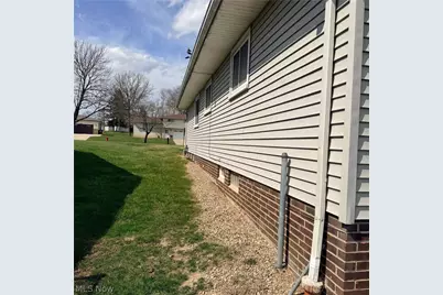 6081 Sunset Drive, Huber Heights, OH 44146 - Photo 5