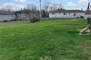 6081 Sunset Dr, Huber Heights, OH 44146 - Photo 9