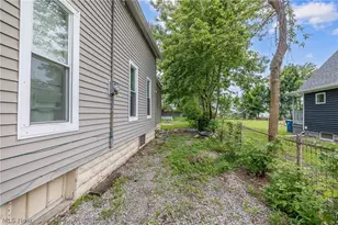 124 E 32nd St, Lorain, OH 44055 - Photo 25