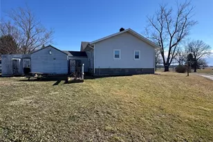 10131 Columbus Rd NE, Louisville, OH 44641 - Photo 3