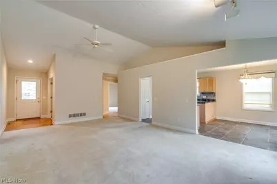 4046 Lindbergh Avenue NW, Canton, OH 44718 - Photo 9