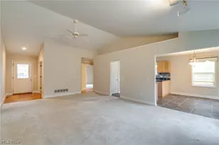 4046 Lindbergh Ave NW, Canton, OH 44718 - Photo 9