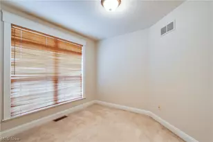 4046 Lindbergh Ave NW, Canton, OH 44718 - Photo 5