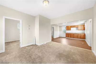 9610 Edmunds Avenue, Loveland, OH 44106 - Photo 5