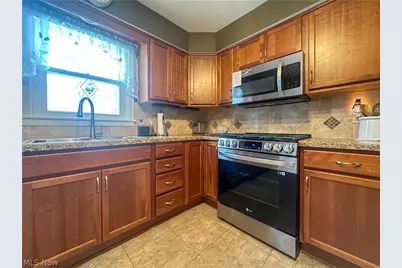 7915 Brookwood Street NE, Warren, OH 44484 - Photo 15