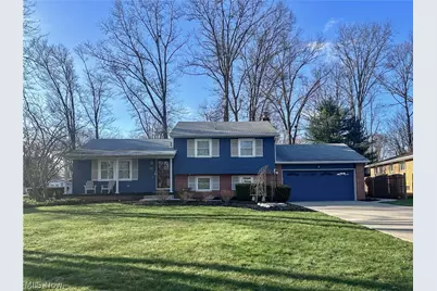 7915 Brookwood Street NE, Warren, OH 44484 - Photo 1