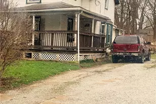 641 Allyn St, Akron, OH 44311 - Photo 1