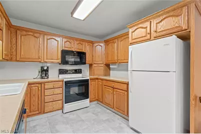 1450 Cove Street NW, Uniontown, OH 44685 - Photo 15