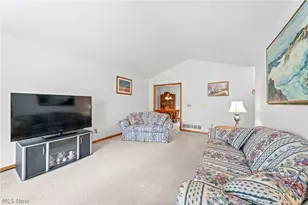 1450 Cove St NW, Uniontown, OH 44685 - Photo 7