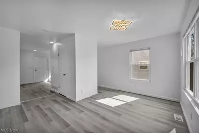 10870 Mount Overlook Avenue, Loveland, OH 44104 - Photo 9