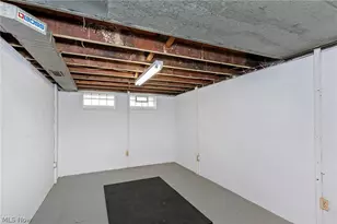 30104 Warren Rd, Wickliffe, OH 44092 - Photo 33