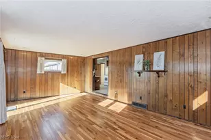 30104 Warren Rd, Wickliffe, OH 44092 - Photo 15