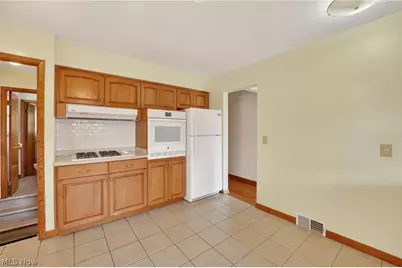 6010 Virginia Avenue, Parma, OH 44130 - Photo 7