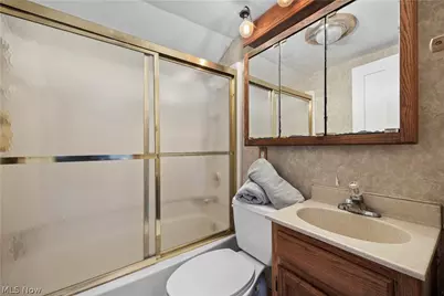 6635 Lake Ave, Elyria, OH 44035 - Photo 19