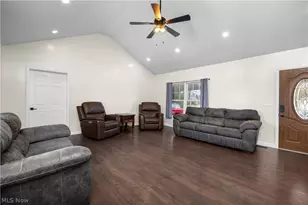 6635 Lake Ave, Elyria, OH 44035 - Photo 9