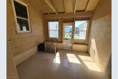 923 Russell Avenue, Akron, OH 44307 - Photo 25