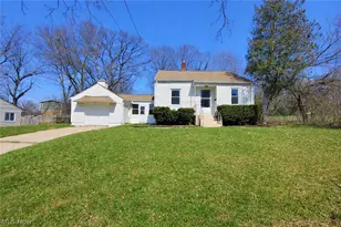 923 Russell Ave, Akron, OH 44307 - Photo 1