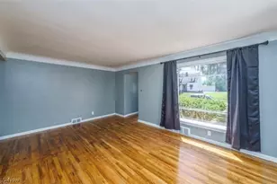 13815 Cranwood Park Blvd, Garfield Heights, OH 44125 - Photo 3