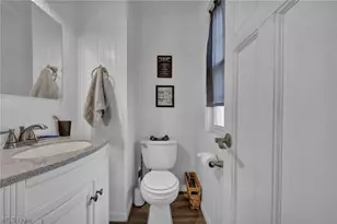 394 N Hawkins Ave, Akron, OH 44313 - Photo 19