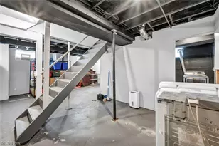 394 N Hawkins Ave, Akron, OH 44313 - Photo 37