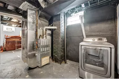 394 N Hawkins Avenue, Akron, OH 44313 - Photo 35