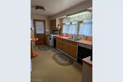 5721 Skyline Drive, Cambridge, OH 43725 - Photo 9