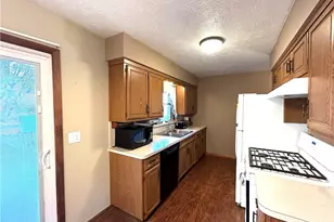 2205 Kimball Ct, Akron, OH 44314 - Photo 7