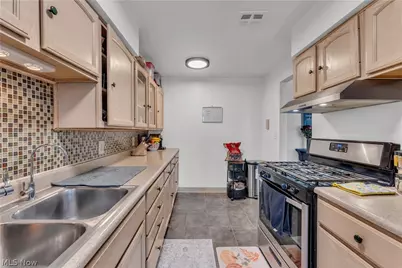 12900 Lake Avenue #320, Oakwood, OH 44107 - Photo 11