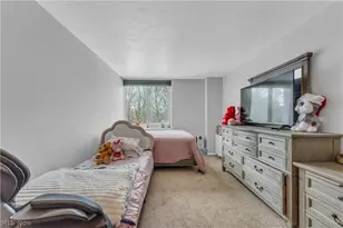 12900 Lake Ave, Oakwood, OH 44107 - Photo 21