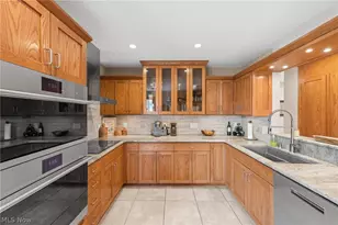 1105 Riverwoods Dr, Akron, OH 44313 - Photo 11