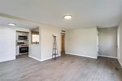 3423 W Bailey Road, Cuyahoga Falls, OH 44221 - Photo 11