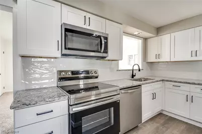 3423 W Bailey Road, Cuyahoga Falls, OH 44221 - Photo 3