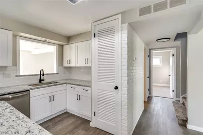 3423 W Bailey Road, Cuyahoga Falls, OH 44221 - Photo 5