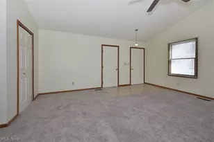 2121 Oakwood Ct, Avon, OH 44011 - Photo 15