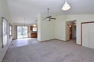 2121 Oakwood Ct, Avon, OH 44011 - Photo 7