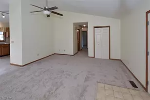 2121 Oakwood Ct, Avon, OH 44011 - Photo 5
