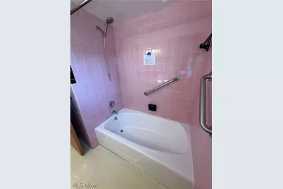 8615 Chesterton Drive, Poland, OH 44514 - Photo 9