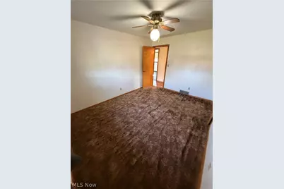 8615 Chesterton Drive, Poland, OH 44514 - Photo 11