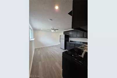 746 Delaware Avenue, Elyria, OH 44035 - Photo 5