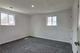 746 Delaware Ave, Elyria, OH 44035 - Photo 7