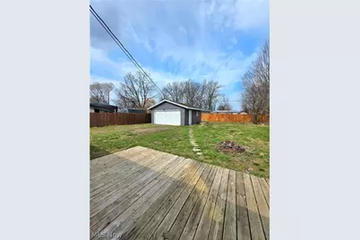 746 Delaware Avenue, Elyria, OH 44035 - Photo 11