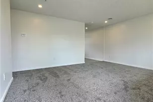 746 Delaware Ave, Elyria, OH 44035 - Photo 3