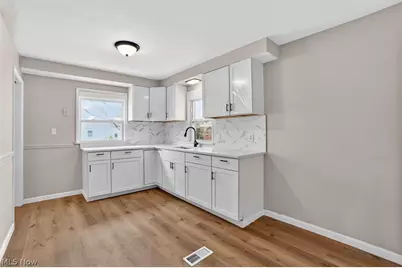 1851 Beverly Hills Drive, Euclid, OH 44117 - Photo 5