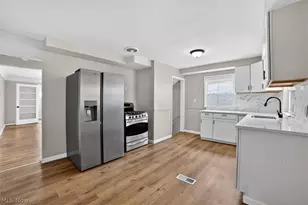 1851 Beverly Hills Dr, Euclid, OH 44117 - Photo 7