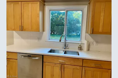 23710 E Baintree Road, Beachwood, OH 44122 - Photo 7