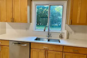 23710 E Baintree Rd, Beachwood, OH 44122 - Photo 7