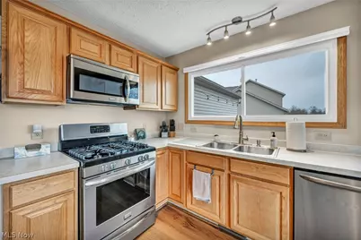 5704 Halwick Drive, Ravenna, OH 44266 - Photo 9