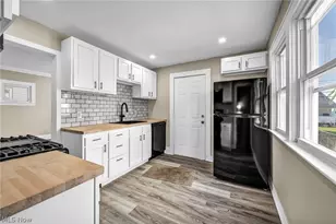 13620 S Parkway Dr, Garfield Heights, OH 44105 - Photo 7